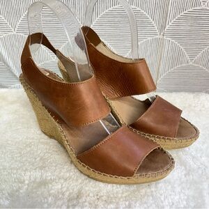 André Assous 'Reese Hi' Sandal